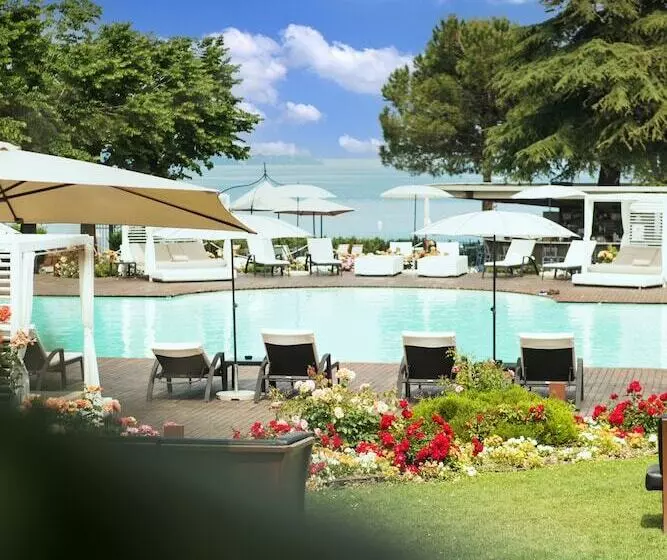 Отель Splendido Bay Luxury Spa Resort