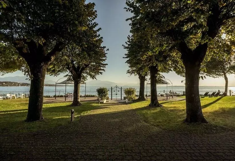 Отель Splendido Bay Luxury Spa Resort