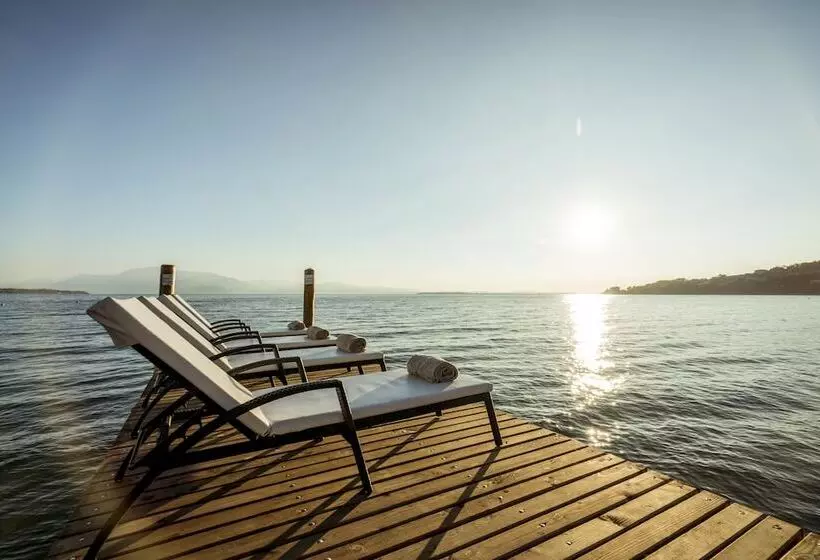 Отель Splendido Bay Luxury Spa Resort