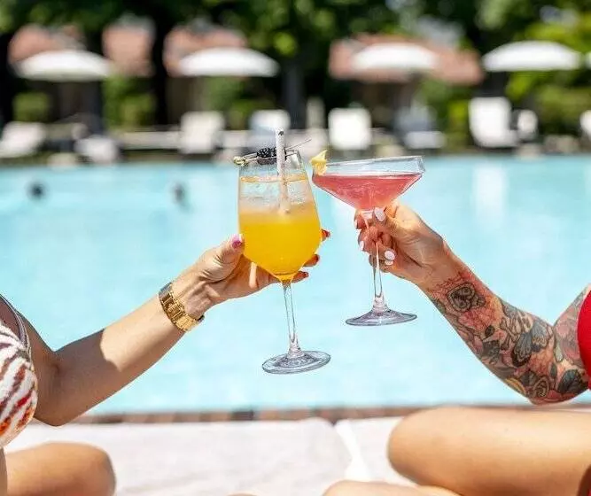 Отель Splendido Bay Luxury Spa Resort