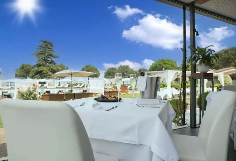 Отель Splendido Bay Luxury Spa Resort