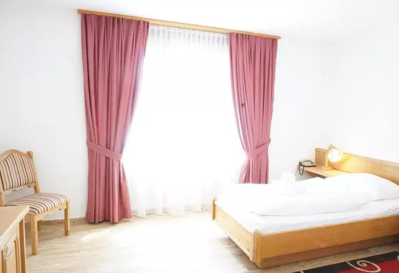 בית מלון כפרי Sternen