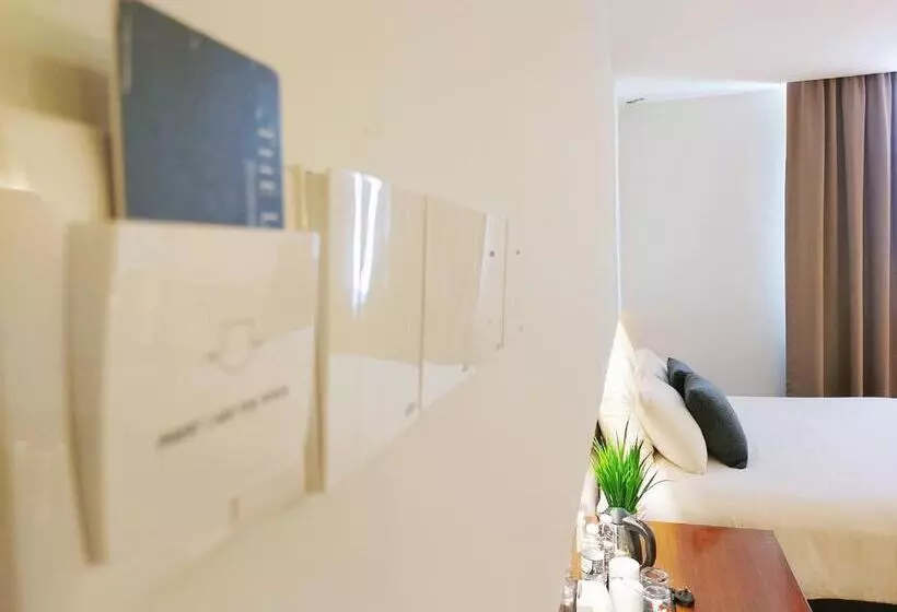 The Leverage Business Hotel Mergong