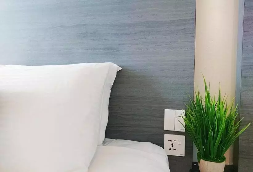 The Leverage Business Hotel Mergong