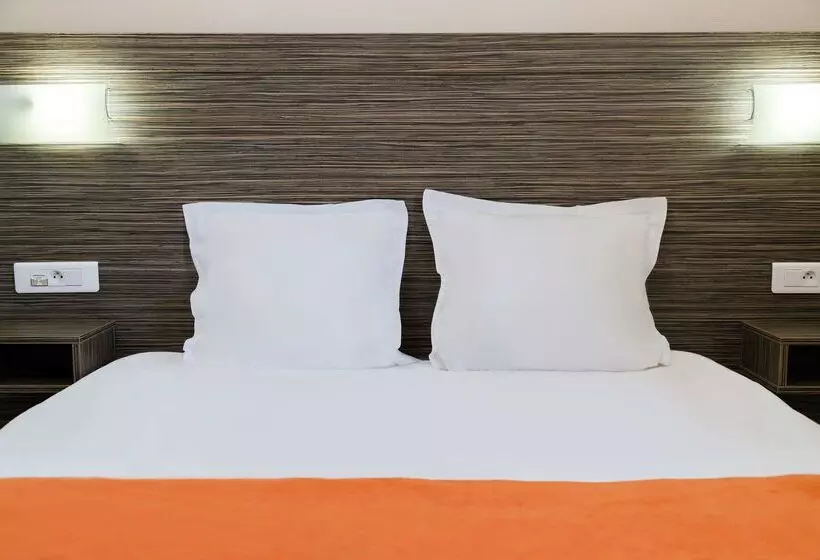 酒店 The Originals City, Hôtel L  Acropole, Saintetienne Sud