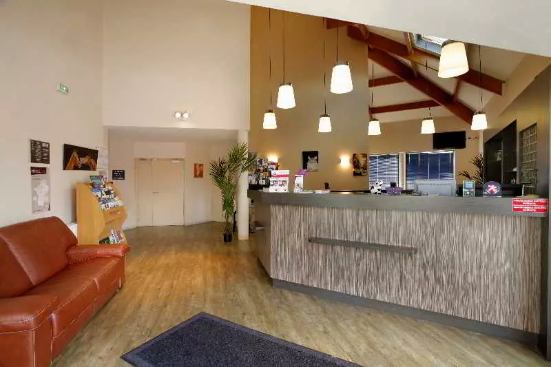 酒店 The Originals City, Hôtel L  Acropole, Saintetienne Sud