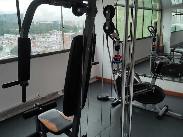 هتل Airport Travel