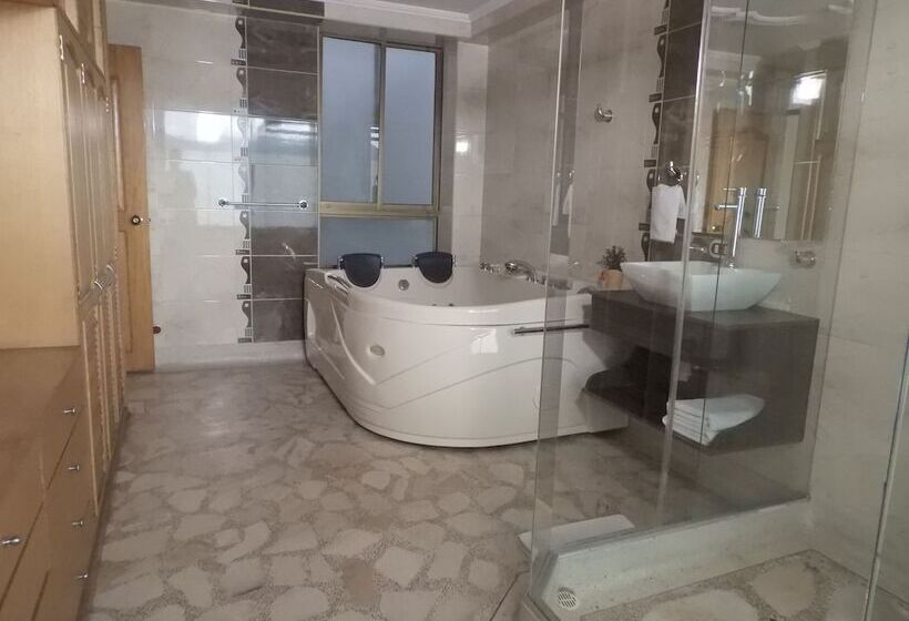 هتل Airport Travel