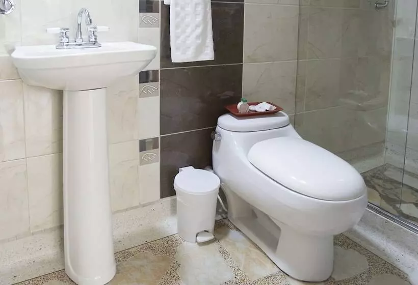 هتل Airport Travel