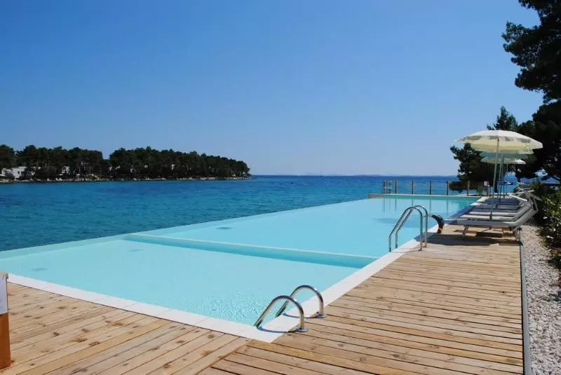 Hotel Crvena Luka Resort