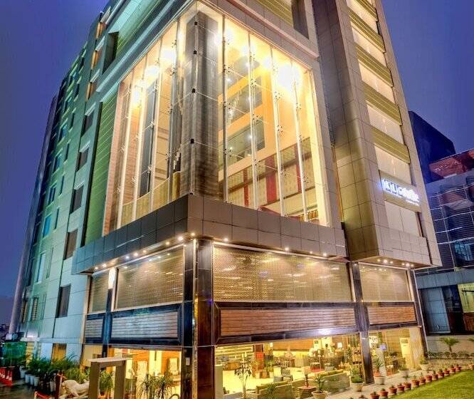Отель Mercure Chandigarh Tribune Chowk