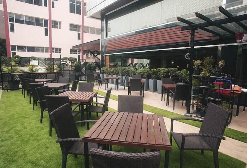 Отель Mercure Chandigarh Tribune Chowk