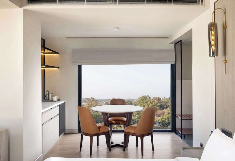 Отель Mercure Chandigarh Tribune Chowk