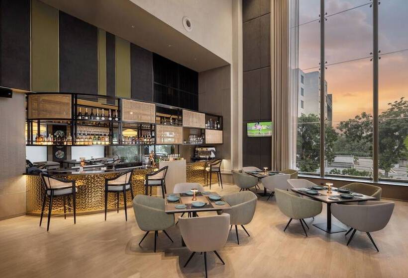 Отель Mercure Chandigarh Tribune Chowk