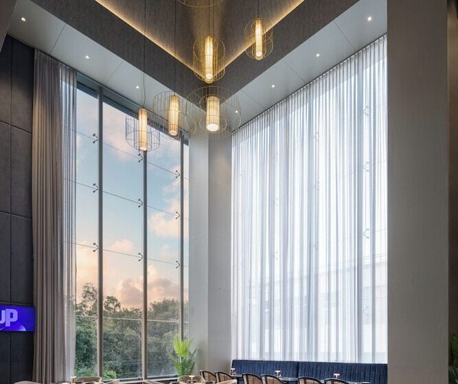 Отель Mercure Chandigarh Tribune Chowk