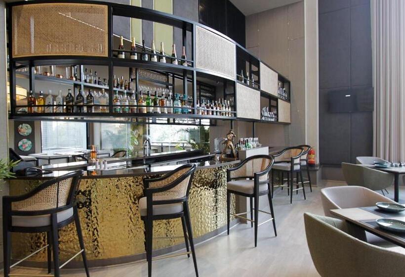 Отель Mercure Chandigarh Tribune Chowk