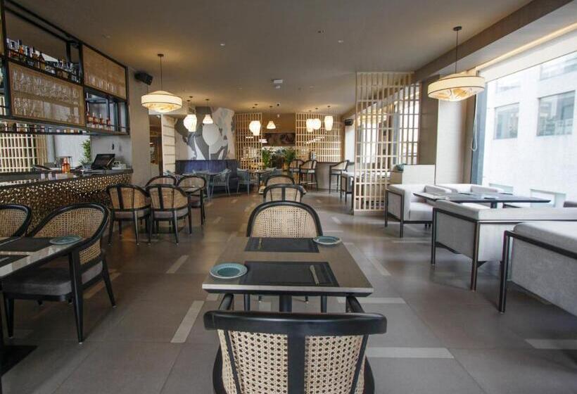 Отель Mercure Chandigarh Tribune Chowk