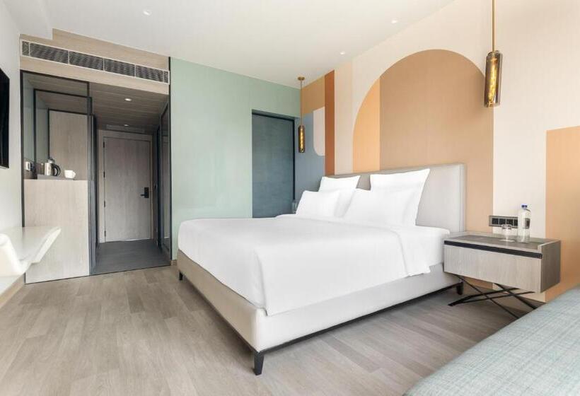 Отель Mercure Chandigarh Tribune Chowk