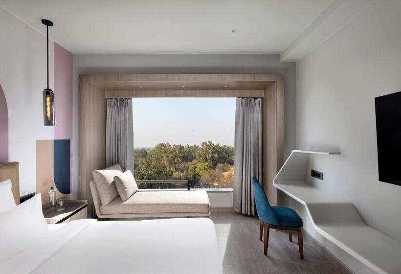 Отель Mercure Chandigarh Tribune Chowk