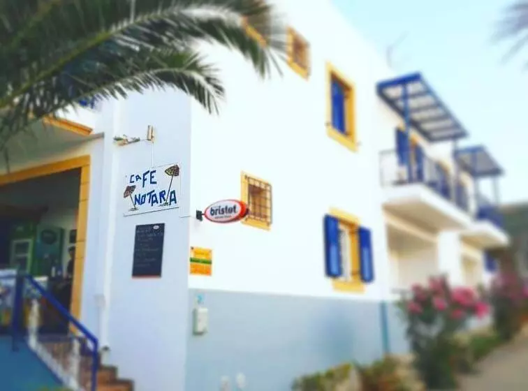 هتل Notara