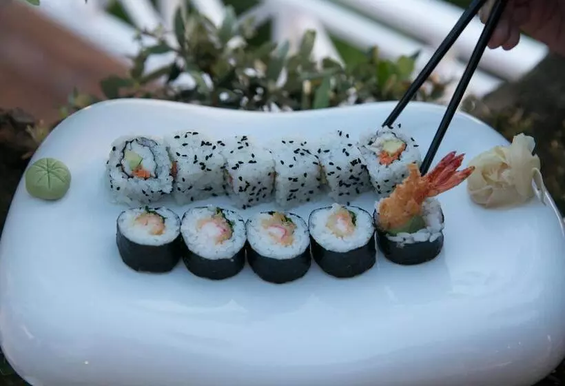 Отель Pomegranate Wellness Spa