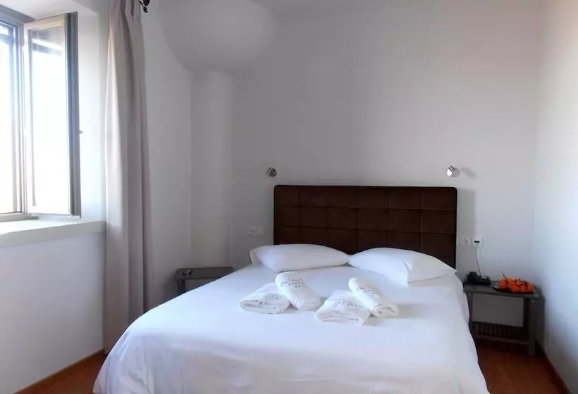 호텔 The Lotus Tree