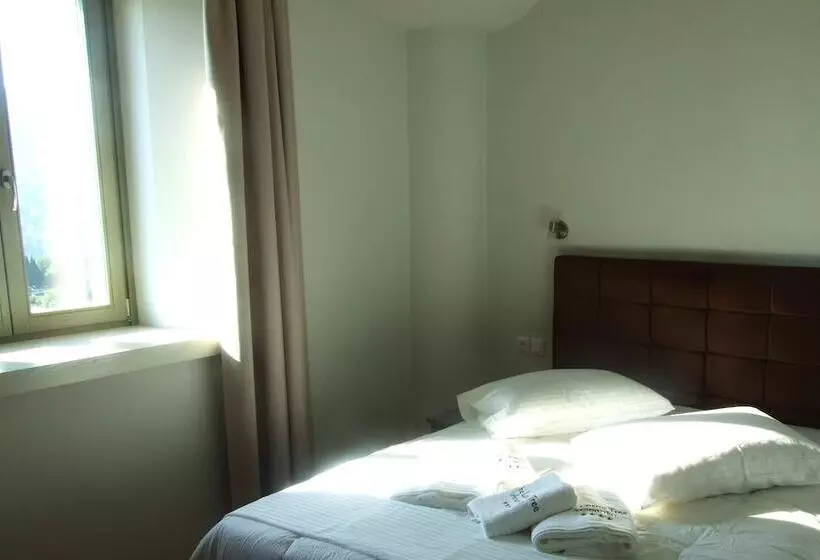 호텔 The Lotus Tree