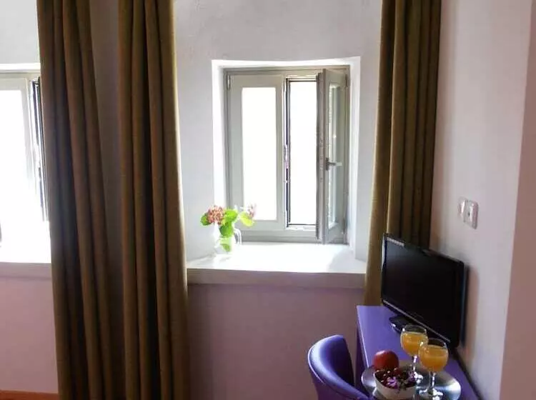 호텔 The Lotus Tree