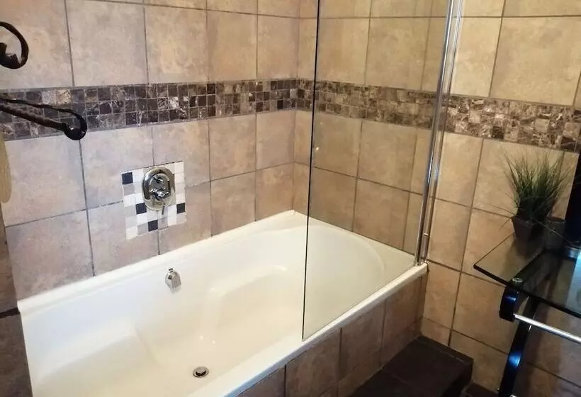 هتل 24 Onvrey Guest House