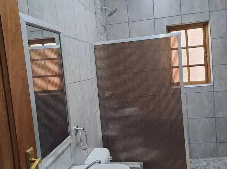هتل 24 Onvrey Guest House