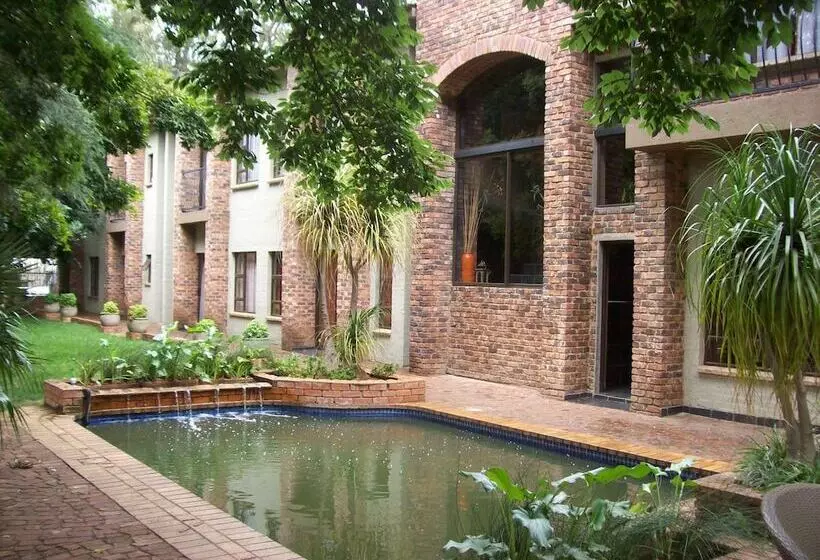 هتل 24 Onvrey Guest House
