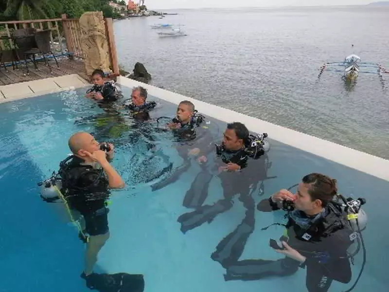 Hotel Aiyanar Beach And Dive Resort