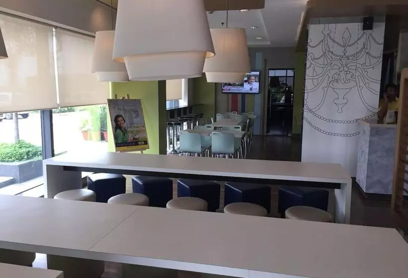 Отель Caspia Pro Greater Noida