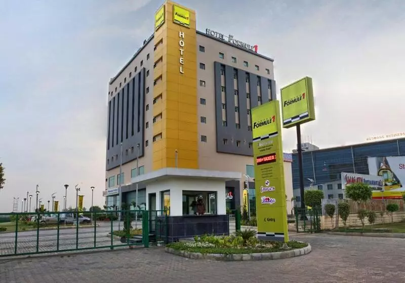 Отель Caspia Pro Greater Noida