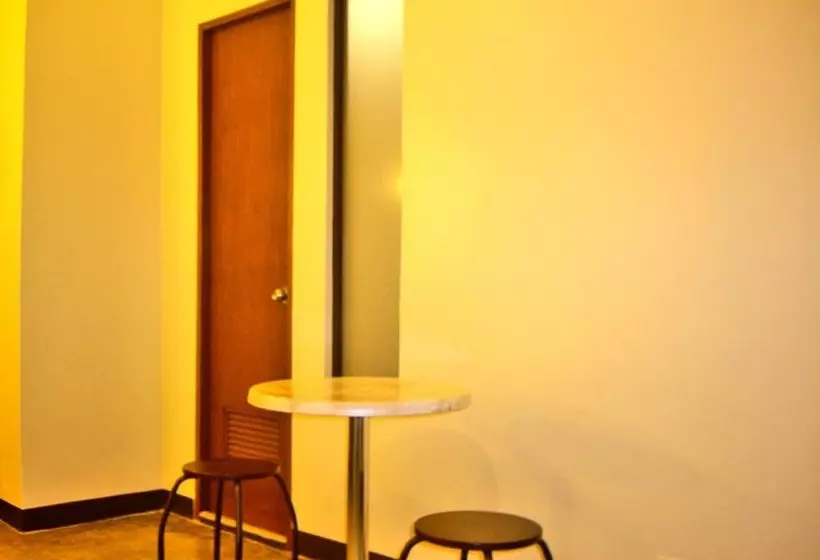 Hotell Express Inn   Mactan