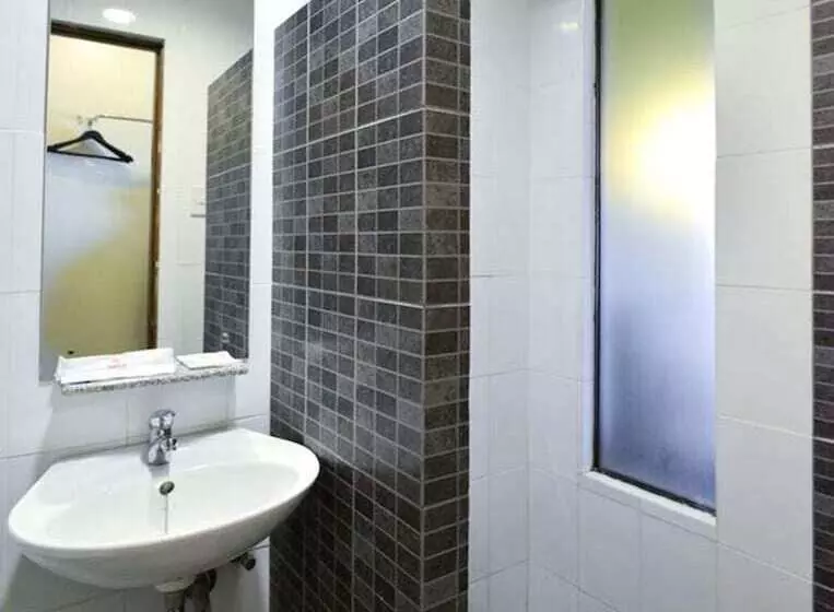 Hotell Express Inn   Mactan