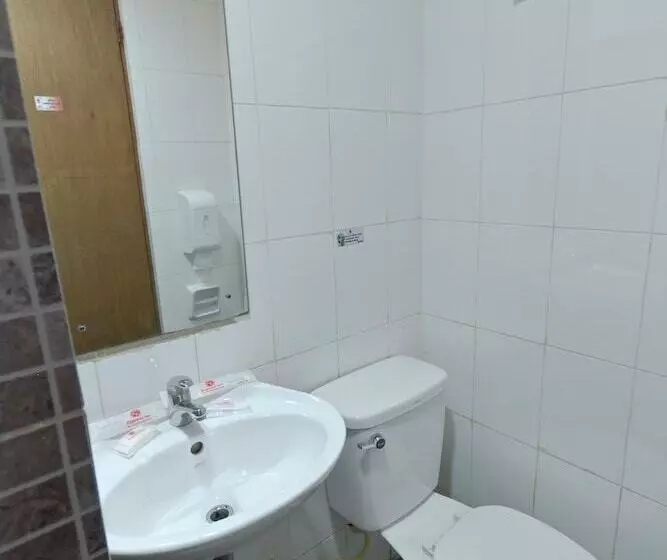 Hotell Express Inn   Mactan