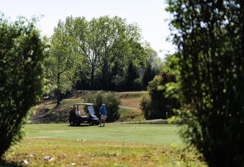 Отель Gooderson Monks Cowl Golf Resort