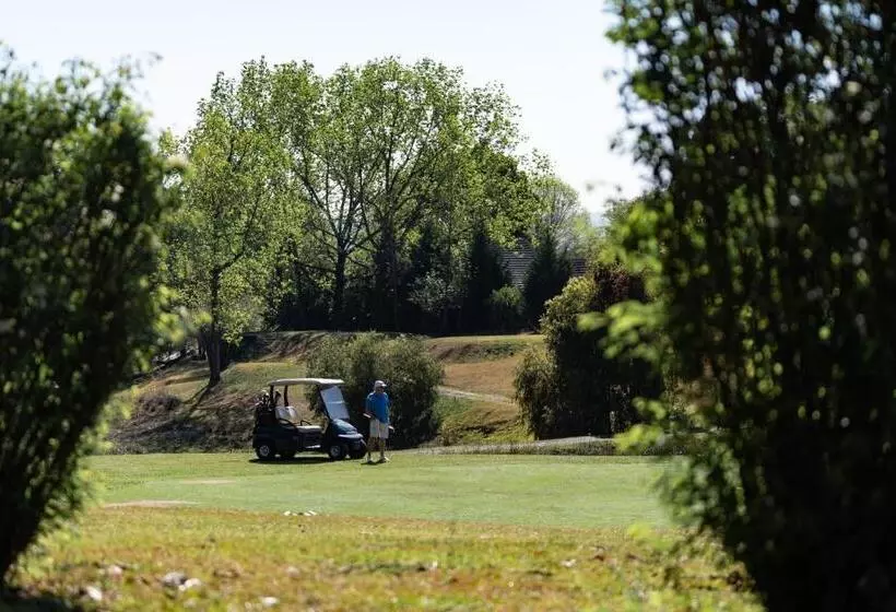 Отель Gooderson Monks Cowl Golf Resort