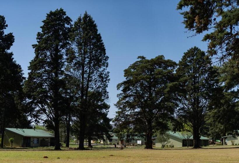 Отель Gooderson Monks Cowl Golf Resort