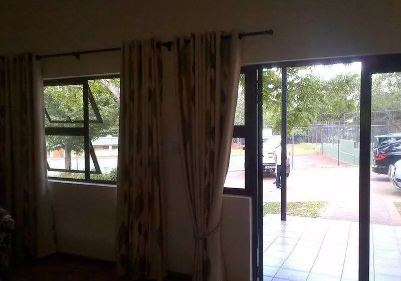 Отель Gooderson Monks Cowl Golf Resort