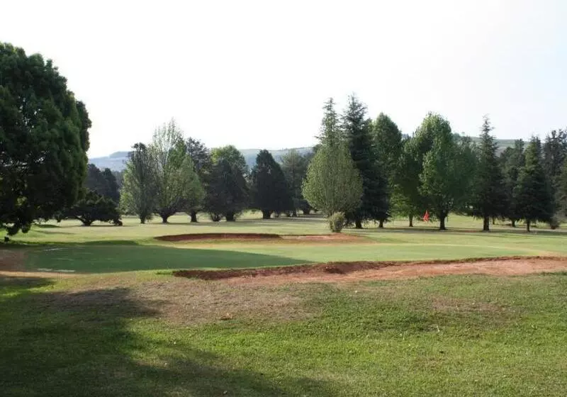 Отель Gooderson Monks Cowl Golf Resort