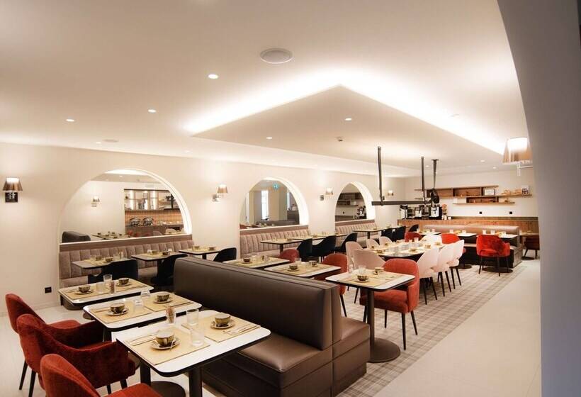 هتل Mercure Fribourg Centre Remparts