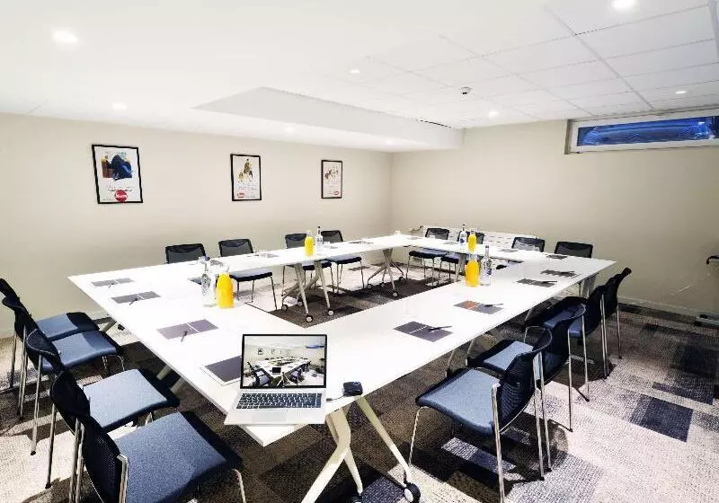 فندق Mercure Fribourg Centre Remparts