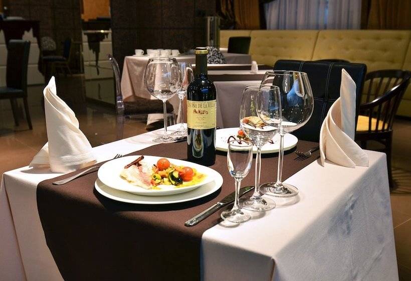 فندق Matreshka Plaza