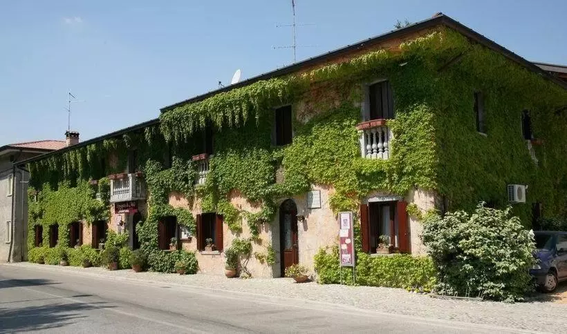 هتل Principato Di Ariis