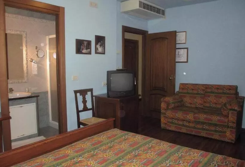 هتل Principato Di Ariis