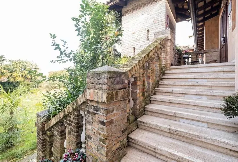 هتل Principato Di Ariis