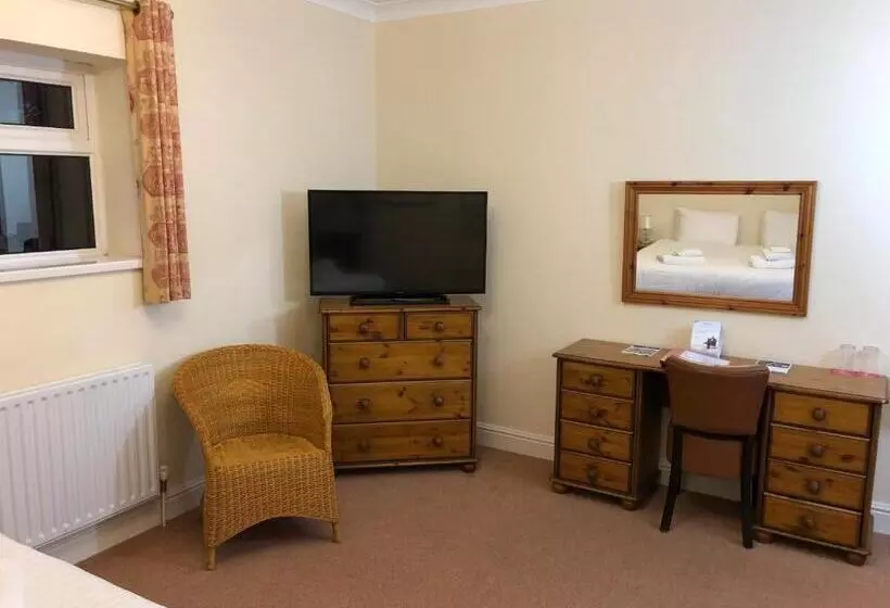 Cwrt Bleddyn Hotel & Spa