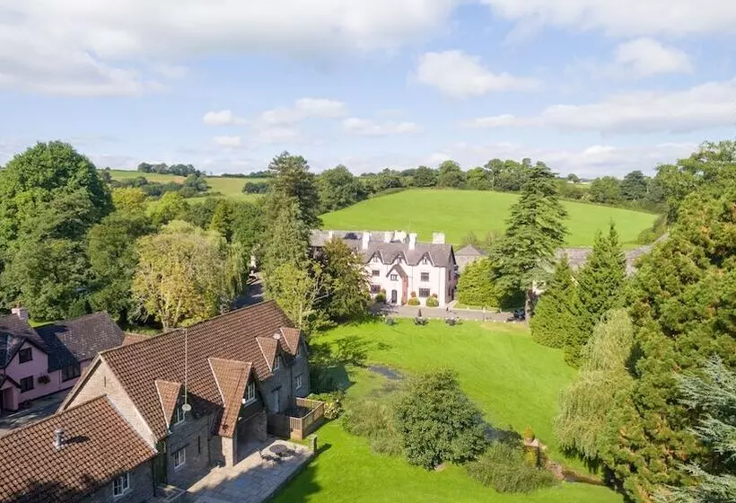 Cwrt Bleddyn Hotel & Spa